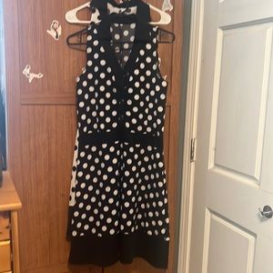 Black and white polka dot summer dress’s